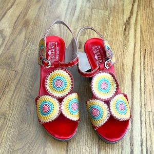 L’Artiste Spring Step  Red Floral Leather size 9 worn twice